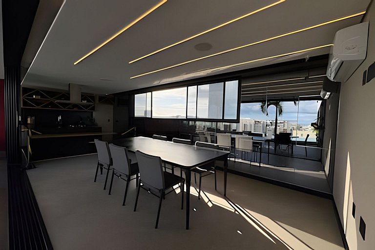 Lindo Studio com Piscina a poucos passos da Praia