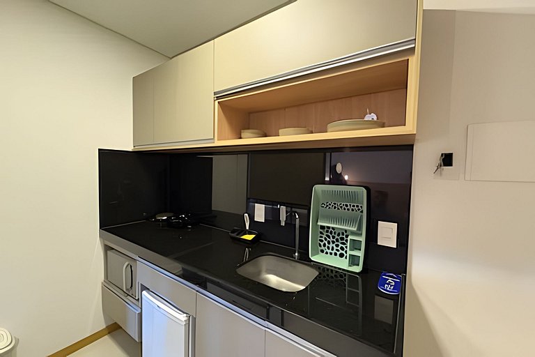 Lindo Studio com Piscina a poucos passos da Praia