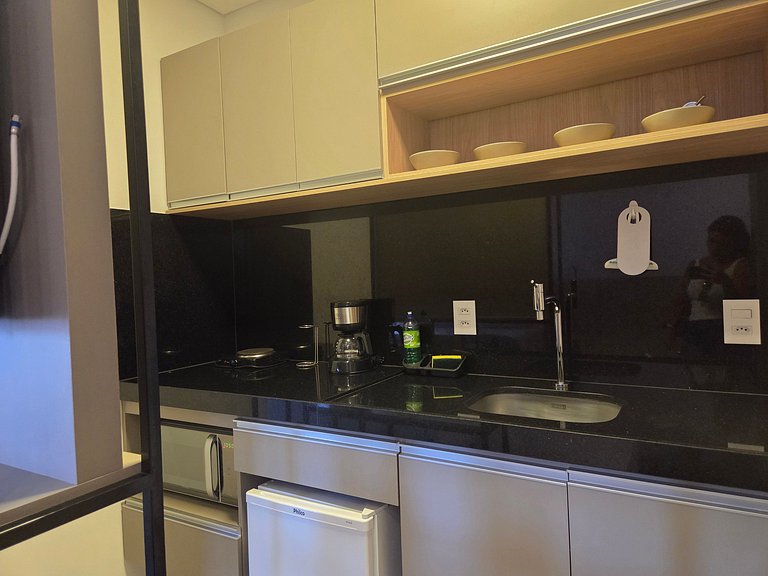 Lindo Studio com Piscina a poucos passos da Praia