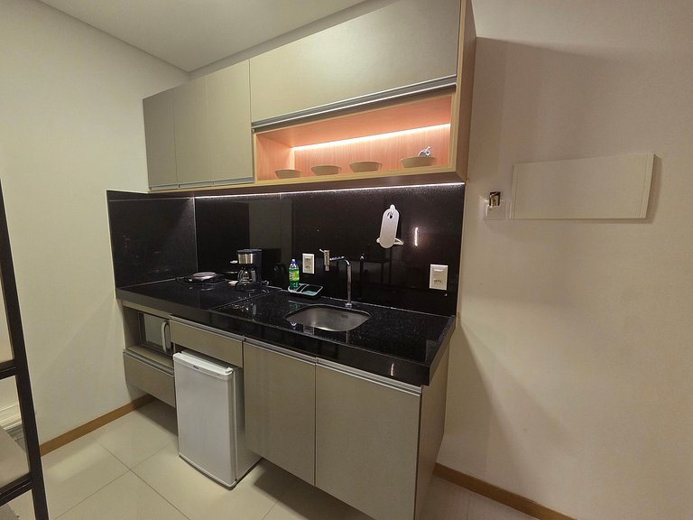 Belissímo Studio com Piscina a 150m da Praia