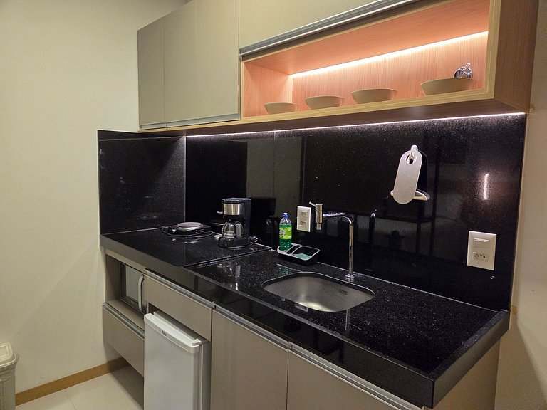 Lindo Studio com Piscina a poucos passos da Praia