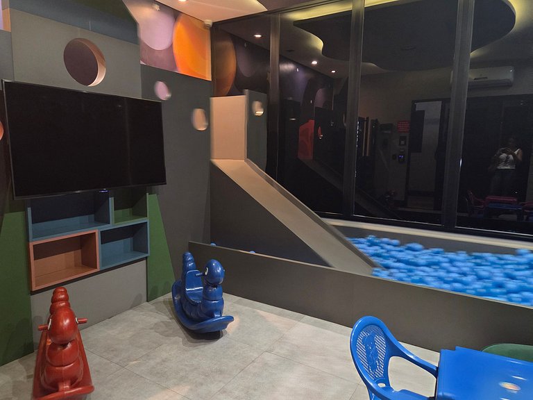 Belissímo Studio com Piscina a 150m da Praia
