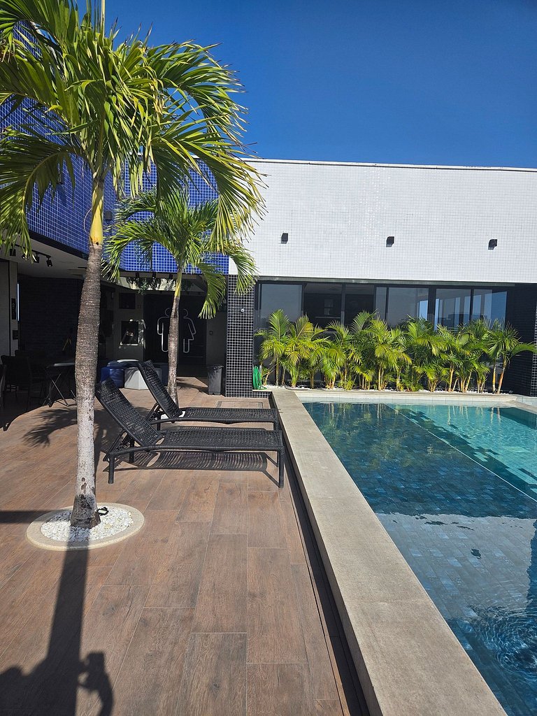 Lindo Studio com Piscina a poucos passos da Praia