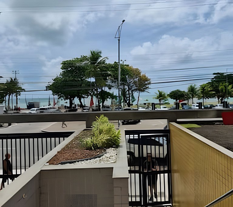 Excelente quarto e sala de frente para o mar.