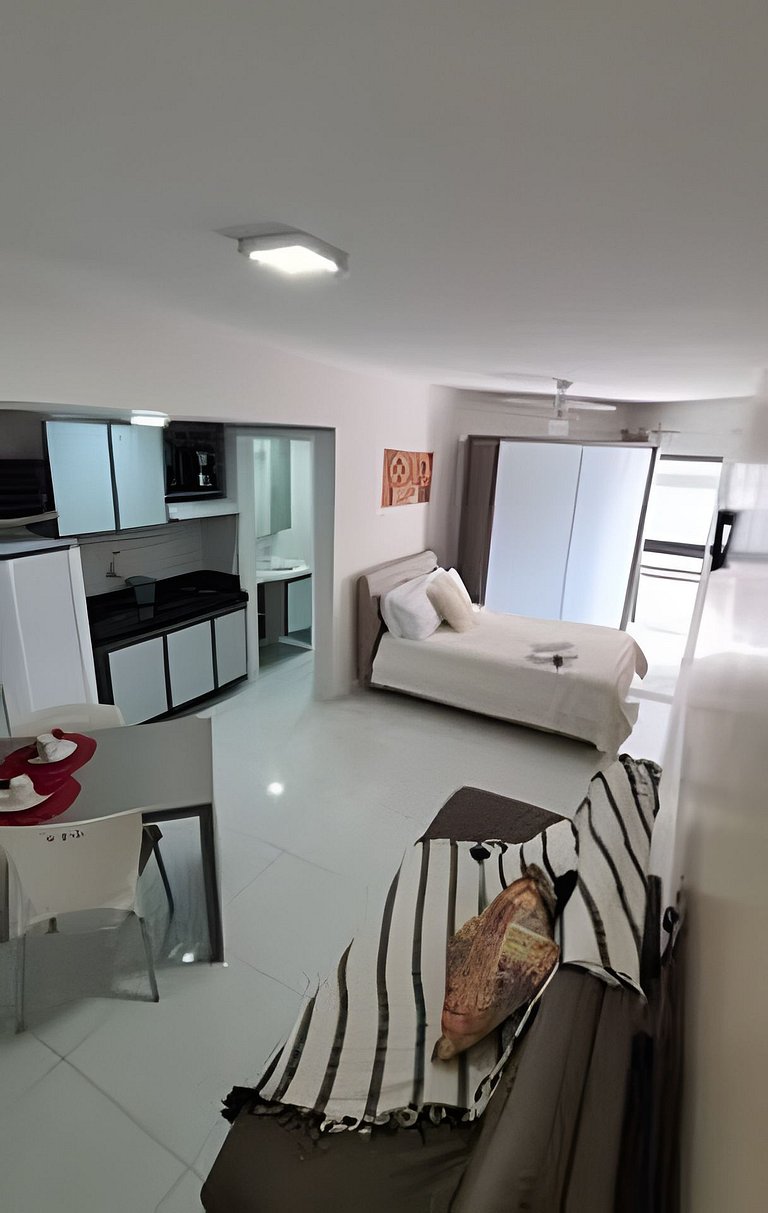Excelente quarto e sala de frente para o mar.