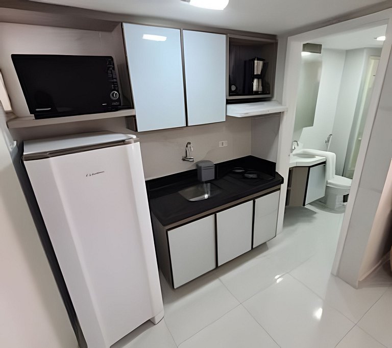 Excelente quarto e sala de frente para o mar.